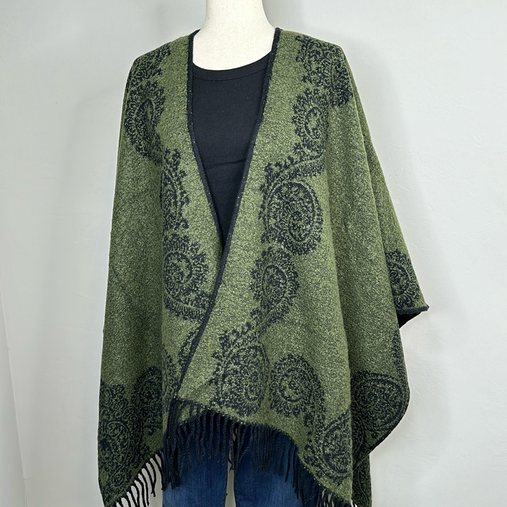 Women's Reversible Green and Black Paisley Detail Wrap